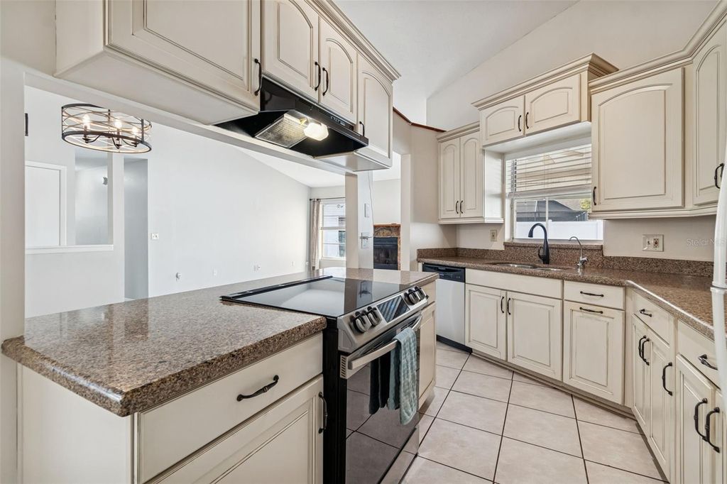 Image 17 of property listing at 1707 JILLIAN ROAD, Brandon, FL 33510