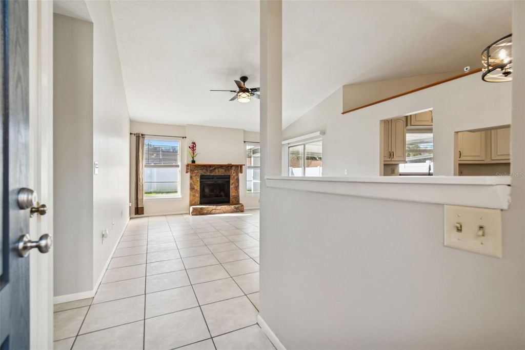 Image 8 of property listing at 1707 JILLIAN ROAD, Brandon, FL 33510