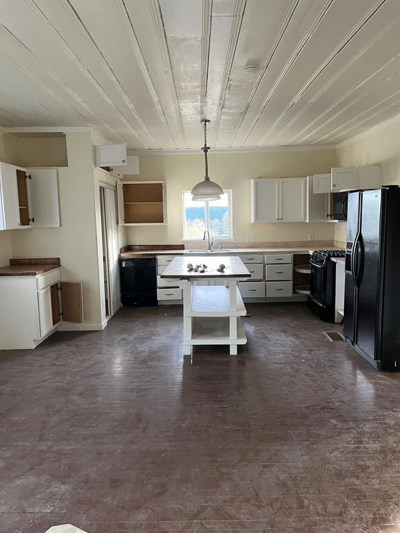 Image 20 of property listing at 2145 Dairy Avenue # A, Corcoran, CA 93212