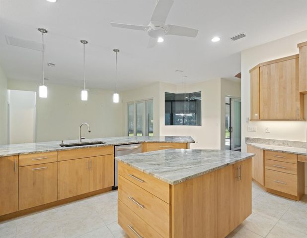 8348 BRIDGEPORT BAY CIRCLE, Mount Dora, FL 32757