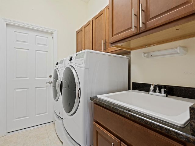 8348 BRIDGEPORT BAY CIRCLE, Mount Dora, FL 32757