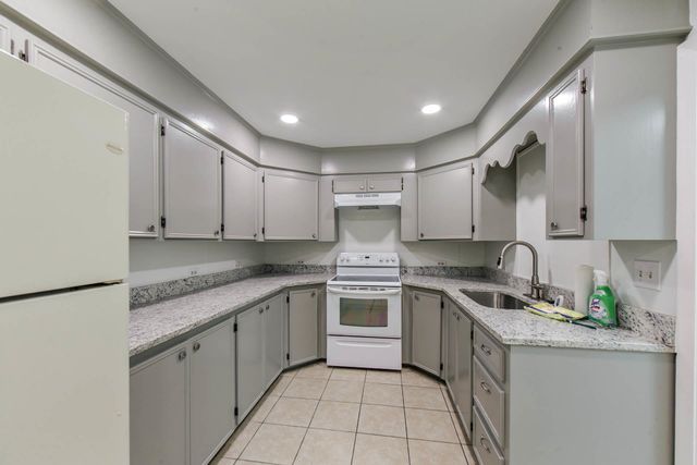 305 St Bernard St, Thibodaux, LA 70301