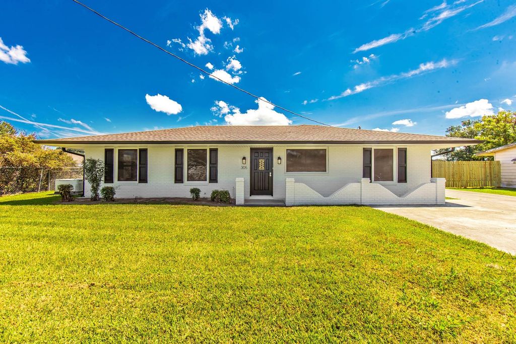 305 St Bernard St, Thibodaux, LA 70301