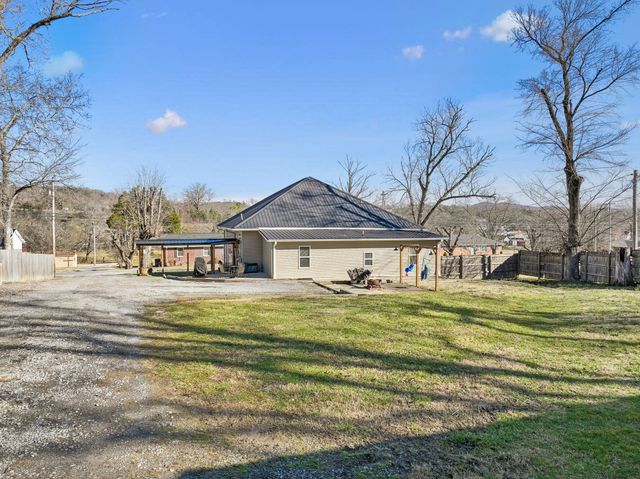 15 Switchboard Rd, Brush Creek, TN 38547