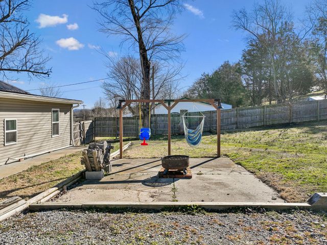 15 Switchboard Rd, Brush Creek, TN 38547