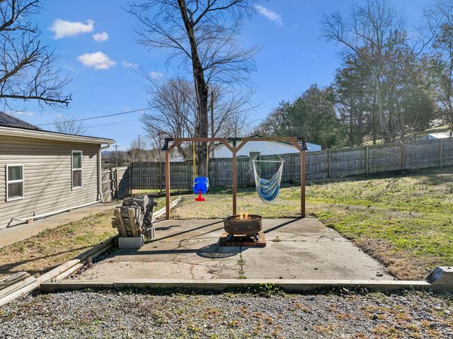 15 Switchboard Rd, Brush Creek, TN 38547