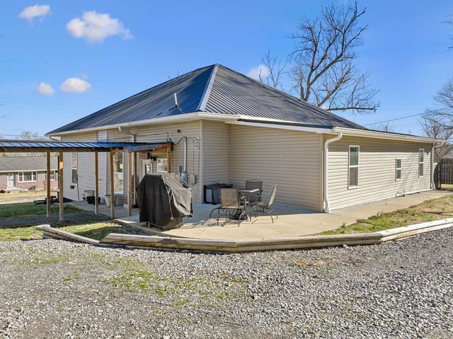 15 Switchboard Rd, Brush Creek, TN 38547
