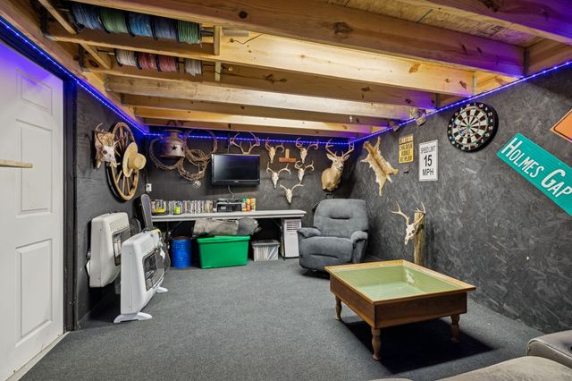 15 Switchboard Rd, Brush Creek, TN 38547