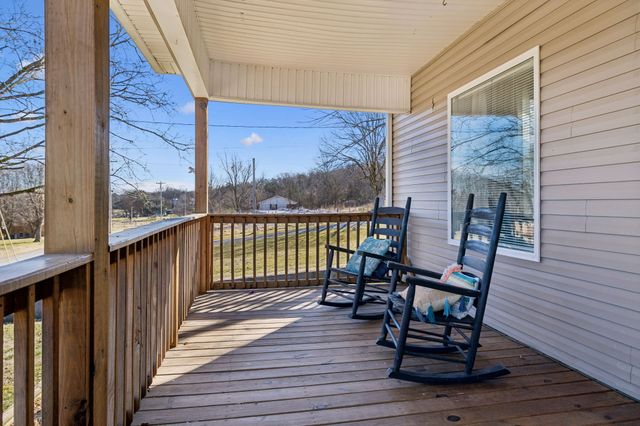 15 Switchboard Rd, Brush Creek, TN 38547