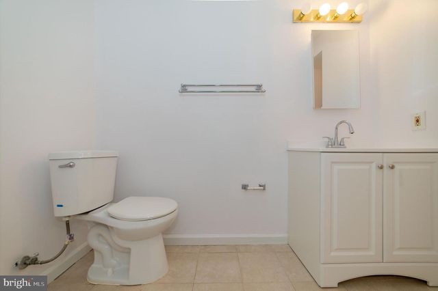 5569 CAITHNESS CT, Fairfax, VA 22032