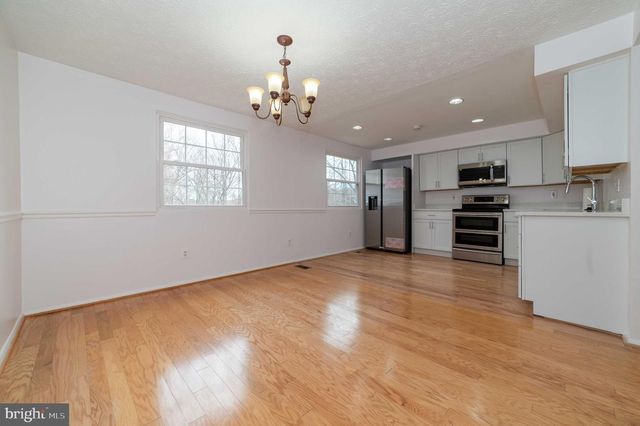 5569 CAITHNESS CT, Fairfax, VA 22032