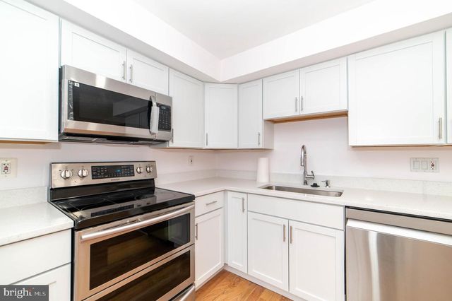 5569 CAITHNESS CT, Fairfax, VA 22032