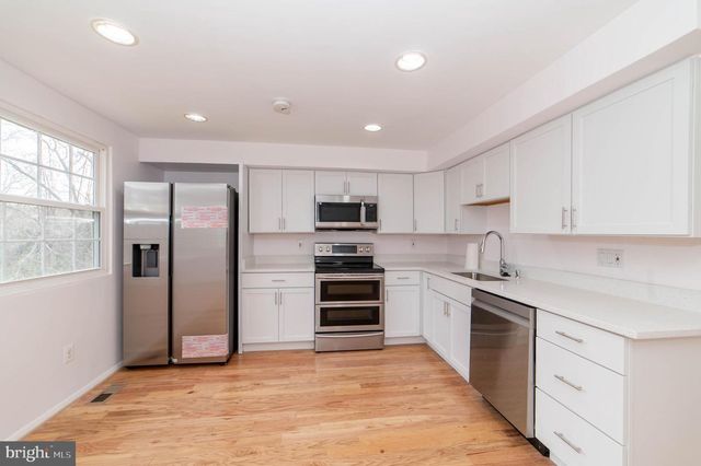 5569 CAITHNESS CT, Fairfax, VA 22032