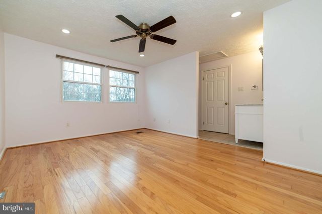 5569 CAITHNESS CT, Fairfax, VA 22032