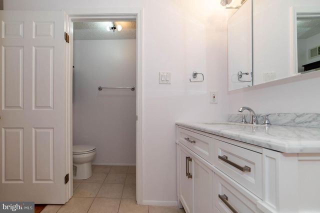 5569 CAITHNESS CT, Fairfax, VA 22032