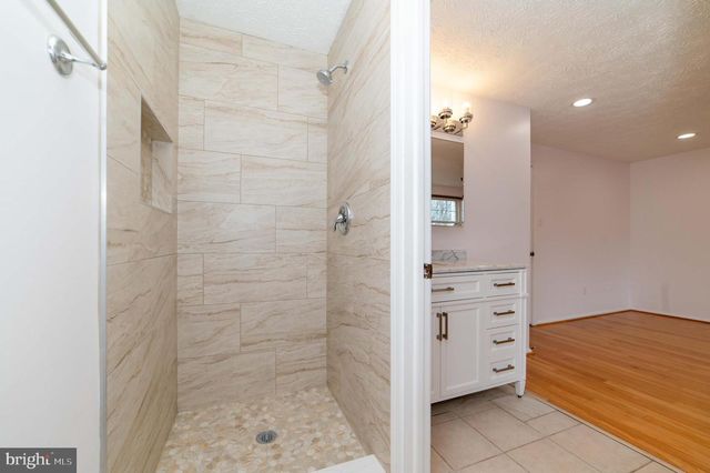 5569 CAITHNESS CT, Fairfax, VA 22032