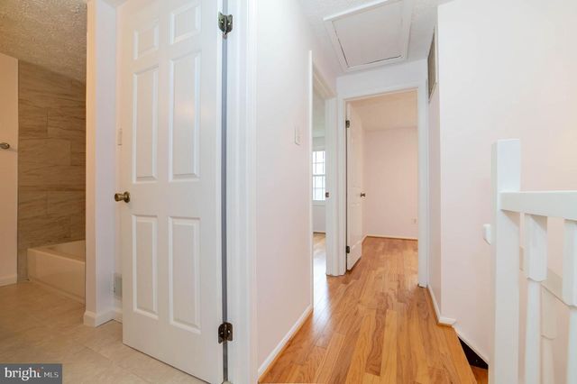 5569 CAITHNESS CT, Fairfax, VA 22032