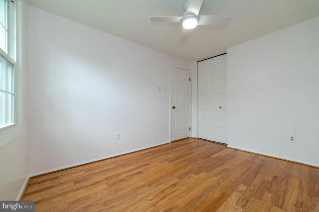 5569 CAITHNESS CT, Fairfax, VA 22032