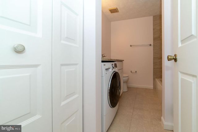 5569 CAITHNESS CT, Fairfax, VA 22032