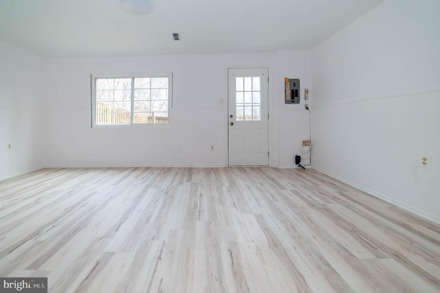 5569 CAITHNESS CT, Fairfax, VA 22032