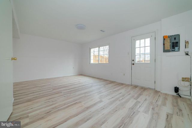 5569 CAITHNESS CT, Fairfax, VA 22032