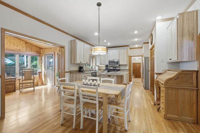 1364 Chatterton Court, Eagan, MN 55123