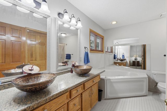 1364 Chatterton Court, Eagan, MN 55123