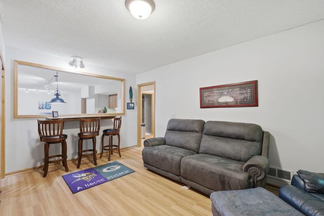 1364 Chatterton Court, Eagan, MN 55123