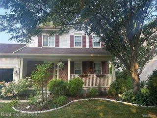 1417 Pond View Court, Wixom, MI 48393