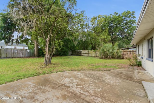 6104 ROBBINS Circle S, Jacksonville, FL 32211