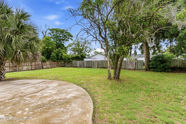 6104 ROBBINS Circle S, Jacksonville, FL 32211