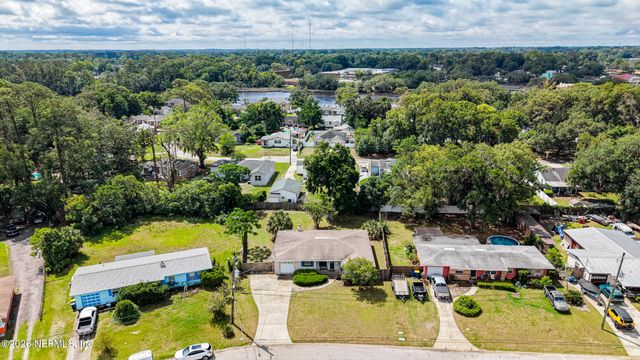 6104 ROBBINS Circle S, Jacksonville, FL 32211
