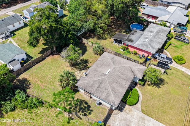 6104 ROBBINS Circle S, Jacksonville, FL 32211