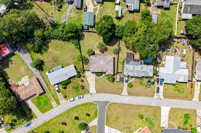 6104 ROBBINS Circle S, Jacksonville, FL 32211