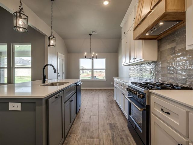 11917 Rockbed Drive, Yukon, OK 73099