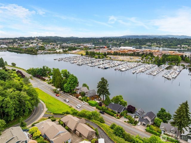 812 San Francisco Avenue NE, Olympia, WA 98506
