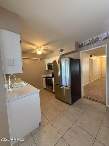 14023 N NEWCASTLE Drive, Sun City, AZ 85351