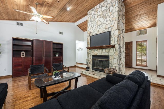 2515 Edgewater Drive, Niceville, FL 32578