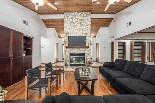 2515 Edgewater Drive, Niceville, FL 32578