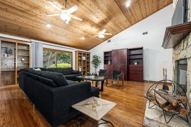 2515 Edgewater Drive, Niceville, FL 32578
