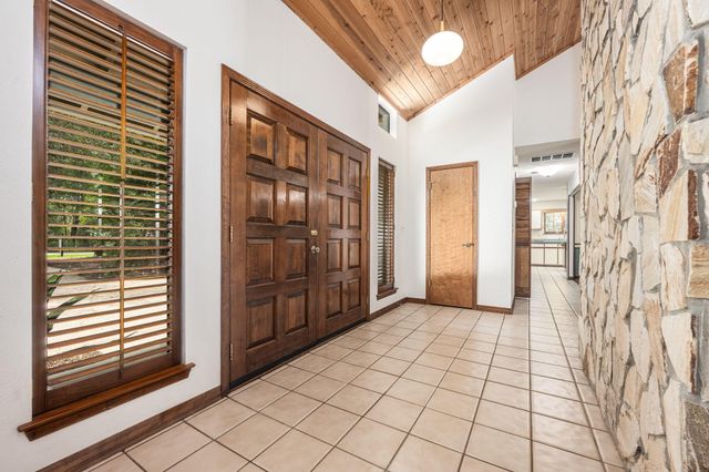2515 Edgewater Drive, Niceville, FL 32578