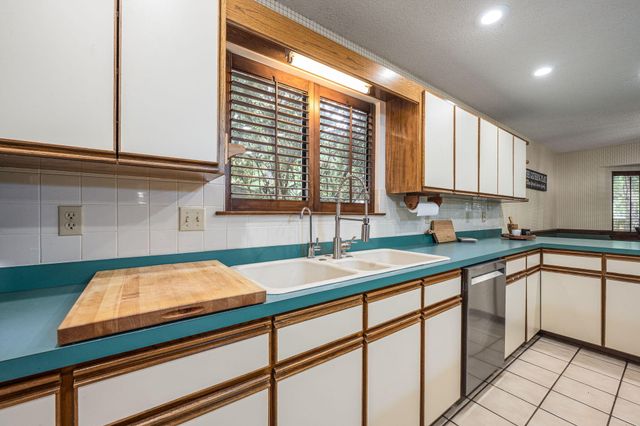 2515 Edgewater Drive, Niceville, FL 32578