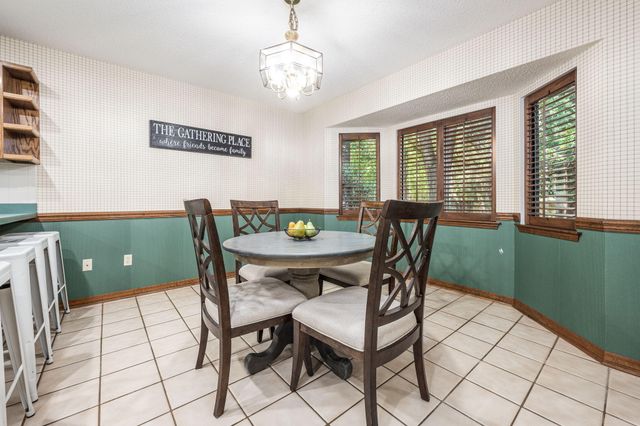 2515 Edgewater Drive, Niceville, FL 32578