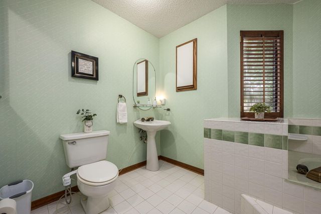 2515 Edgewater Drive, Niceville, FL 32578
