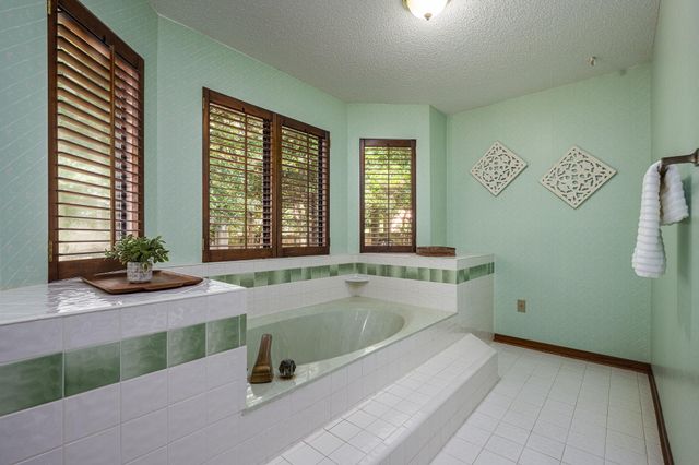 2515 Edgewater Drive, Niceville, FL 32578