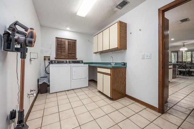 2515 Edgewater Drive, Niceville, FL 32578