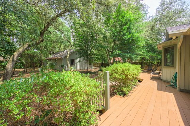 2515 Edgewater Drive, Niceville, FL 32578