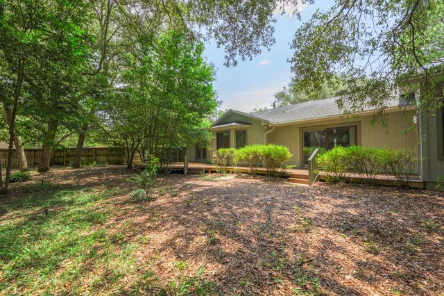 2515 Edgewater Drive, Niceville, FL 32578