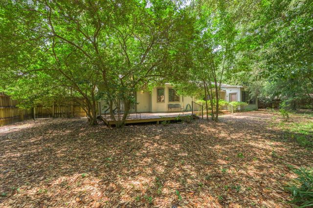 2515 Edgewater Drive, Niceville, FL 32578