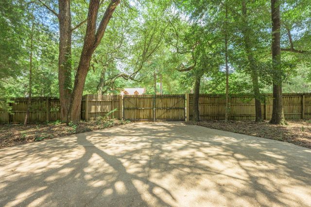 2515 Edgewater Drive, Niceville, FL 32578